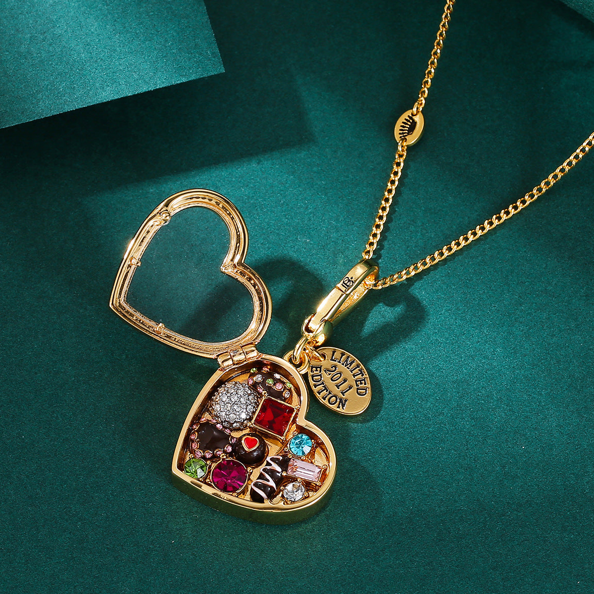 Enamel glazed chocolate gemstone transparent heart-shaped box with openable pendant